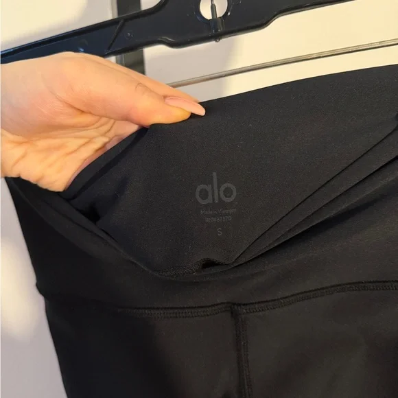 ALO Yoga Black Leggings Size S - Picture 4 of 4